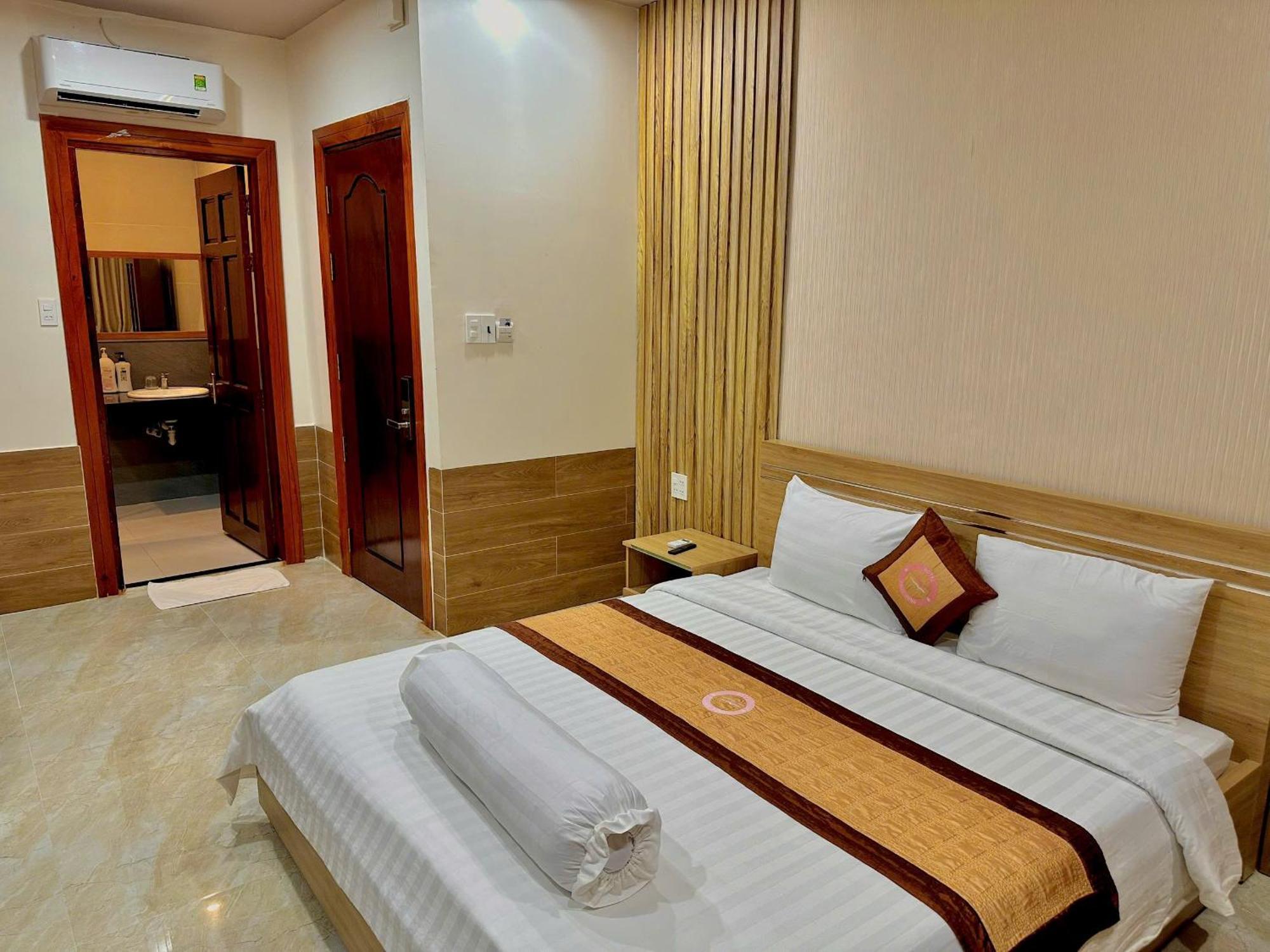 Phuc Hung 2 Hotel Ратьзя Экстерьер фото