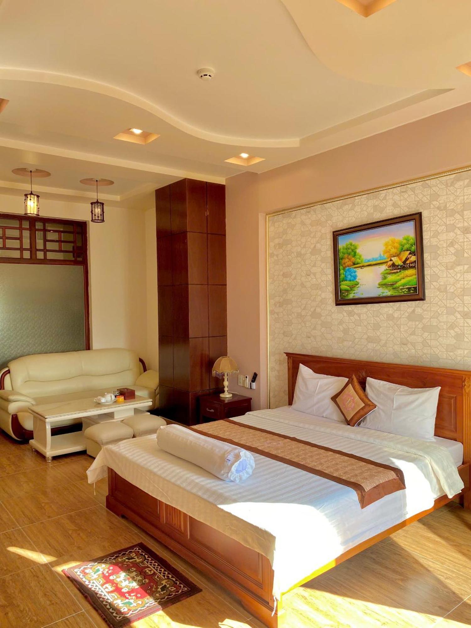 Phuc Hung 2 Hotel Ратьзя Экстерьер фото