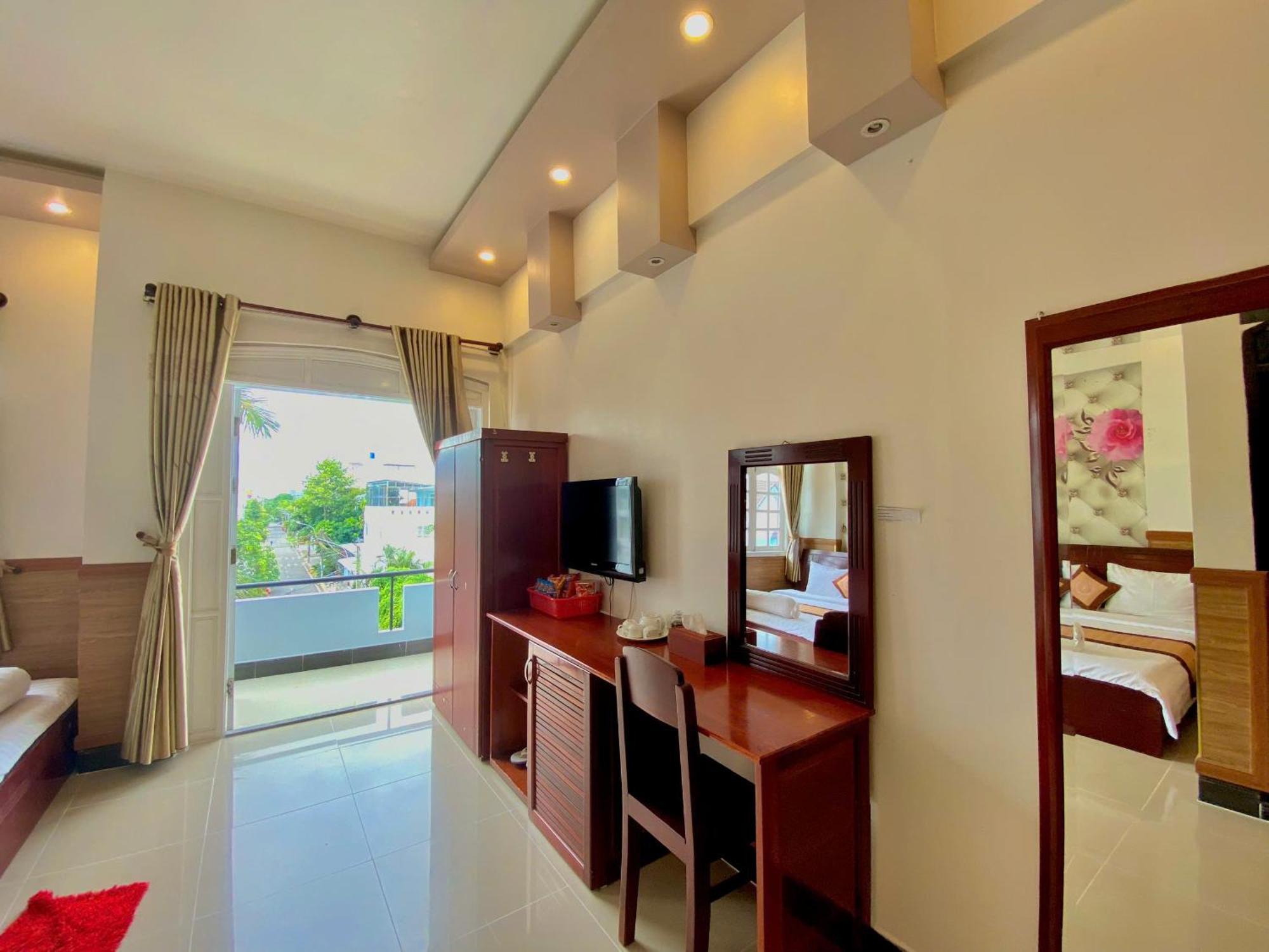 Phuc Hung 2 Hotel Ратьзя Экстерьер фото