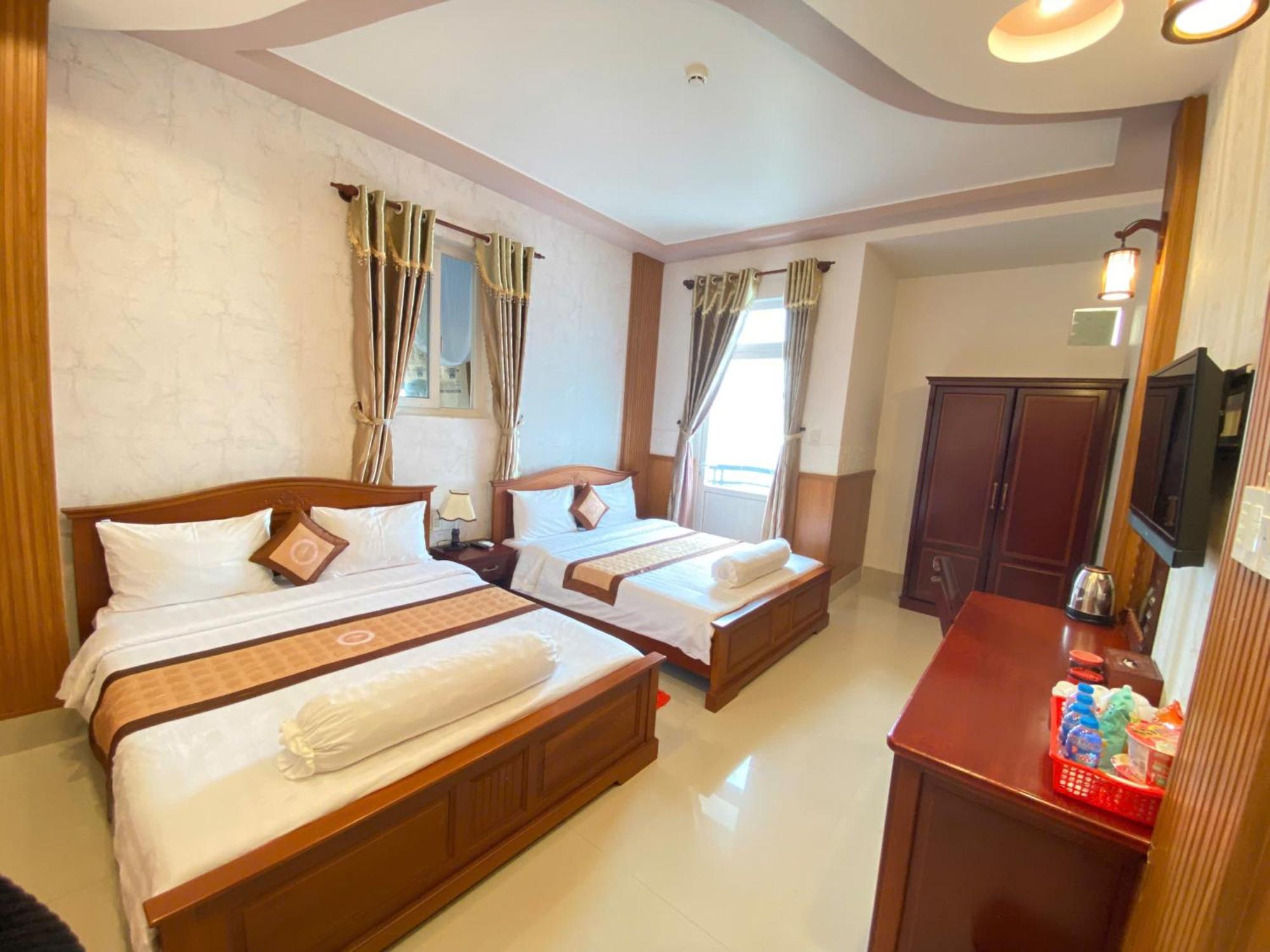 Phuc Hung 2 Hotel Ратьзя Экстерьер фото